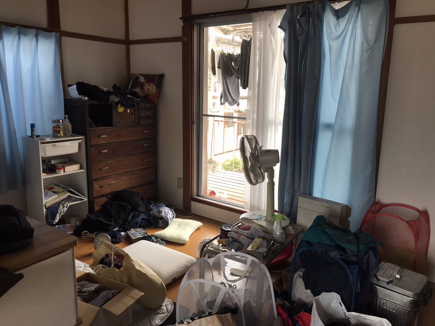 寝室 片付け前
